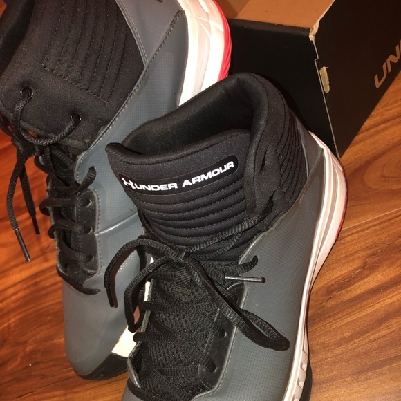 Basketball Shoes 🏀UA Lockdown 2 - Picture 2 of 7